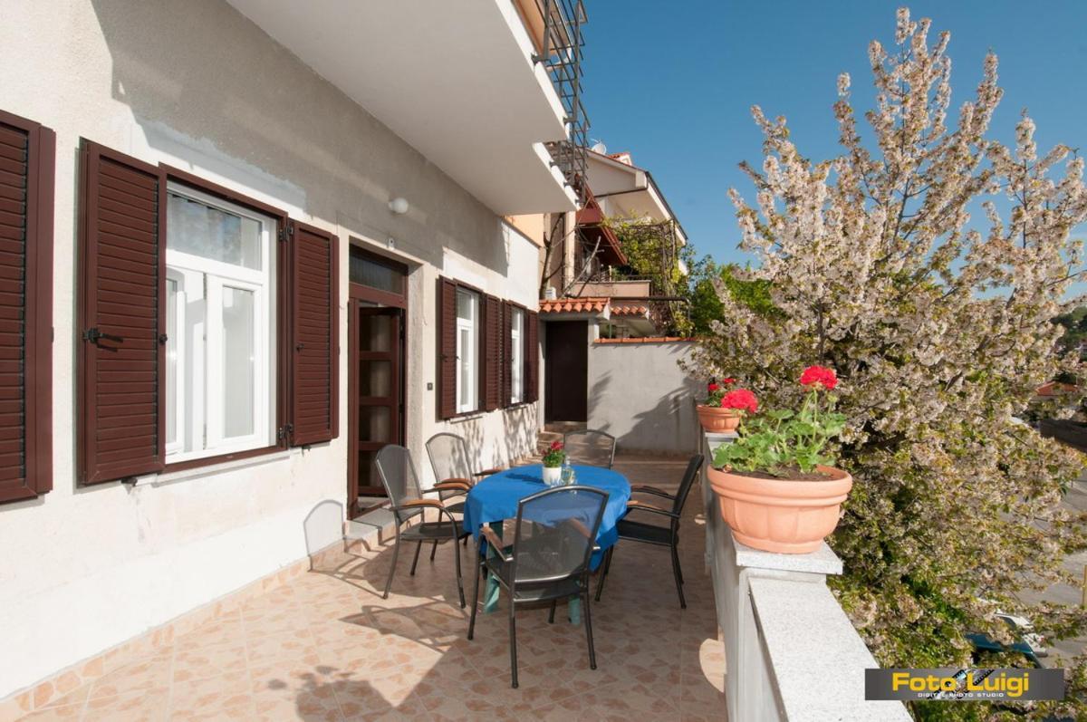 Apartments Komel I Opatija Exterior foto